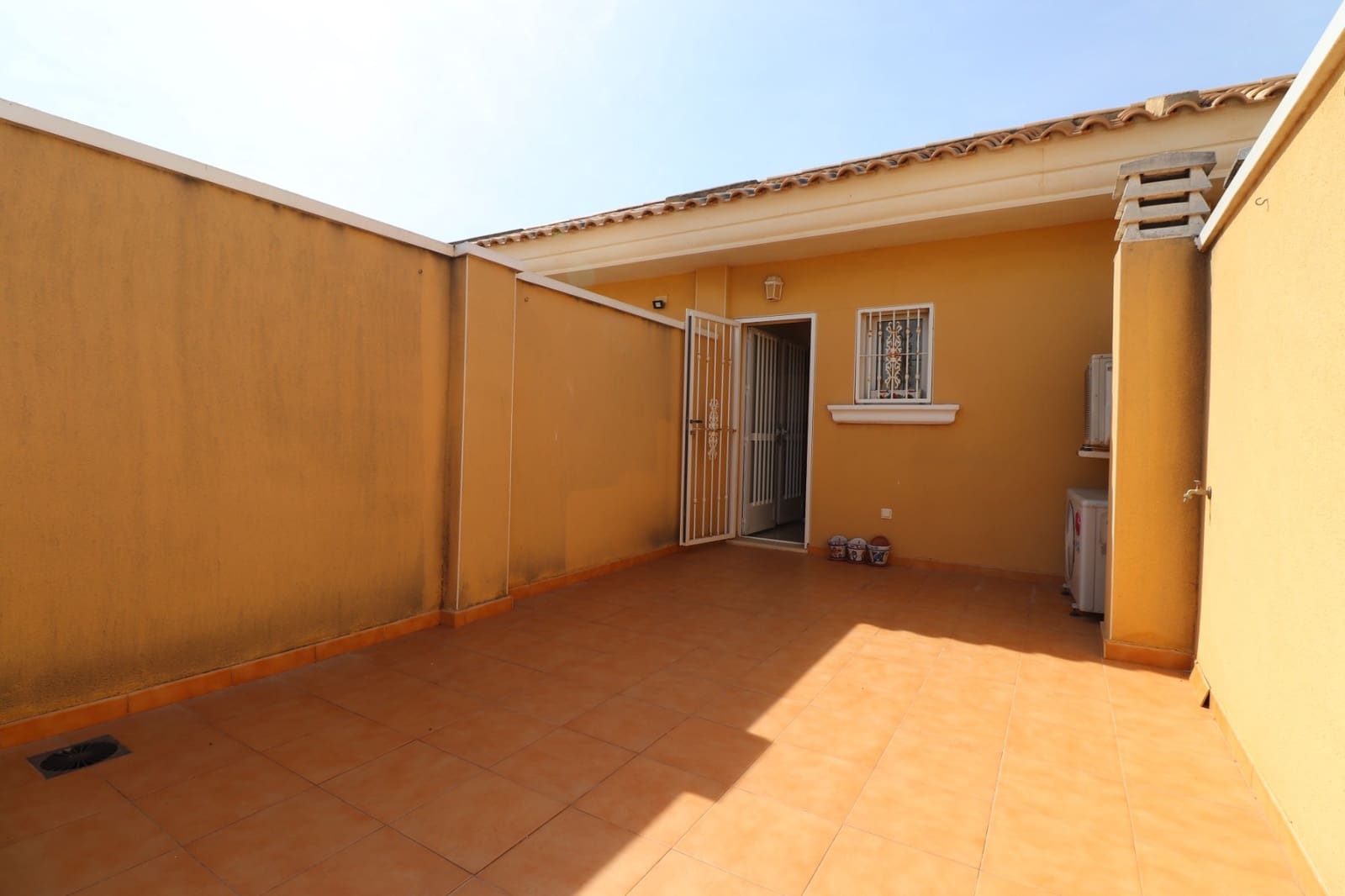 Casa de 2 habitaciones en Benijófar en venta con piscina - 189.950 € (Ref: 10022958)