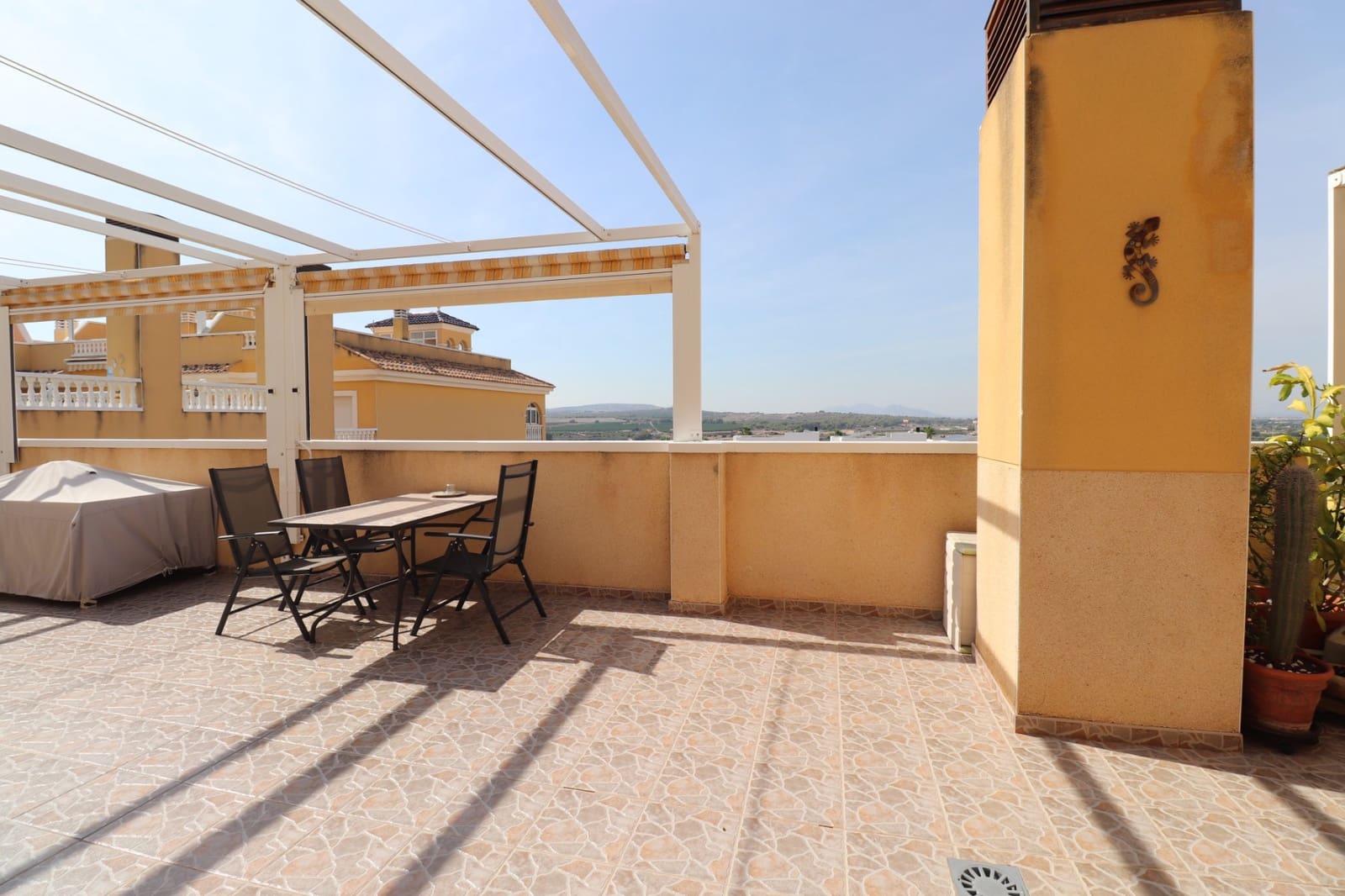 Casa de 2 habitaciones en Benijófar en venta con piscina - 189.950 € (Ref: 10022958)