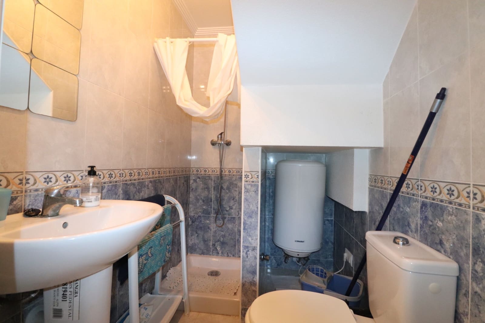 Casa de 2 habitaciones en Benijófar en venta con piscina - 189.950 € (Ref: 10022958)