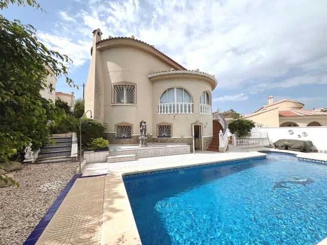 4 Zimmer Villa zu verkaufen in Ciudad Quesada, Rojales mit Pool - 355.000 € (Ref: 10024452)