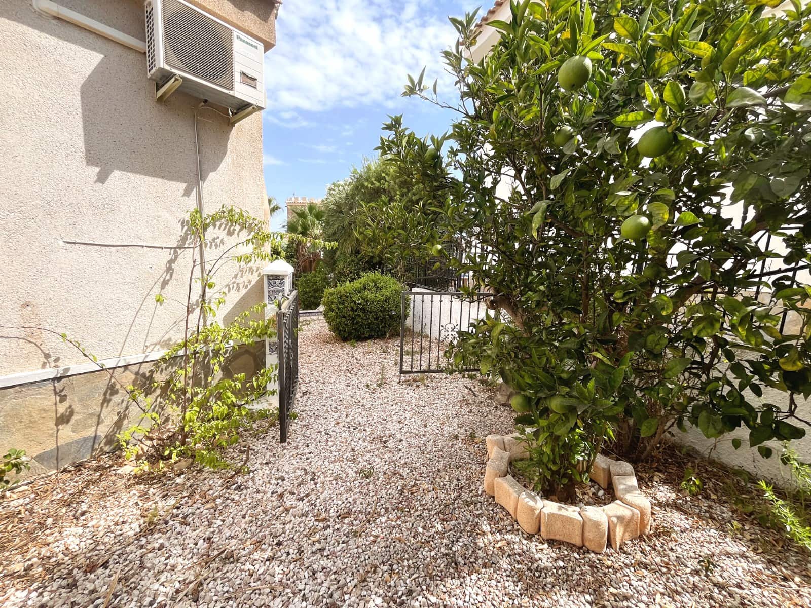 4 Zimmer Villa zu verkaufen in Ciudad Quesada mit Pool - 355.000 € (Ref: 10024452)