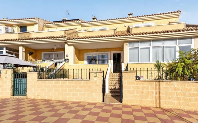 3 sypialnia Dom na sprzedaż w Punta Prima, Torrevieja z basenem - 339 000 € (Ref: 10024833)