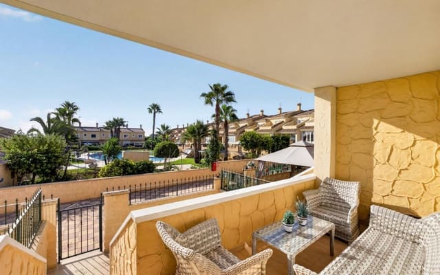 3 sypialnia Dom na sprzedaż w Punta Prima, Torrevieja z basenem - 339 000 € (Ref: 10024833)