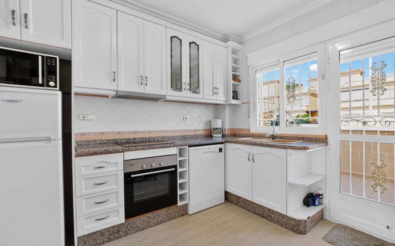 3 sypialnia Dom na sprzedaż w Punta Prima z basenem - 339 000 € (Ref: 10024833)
