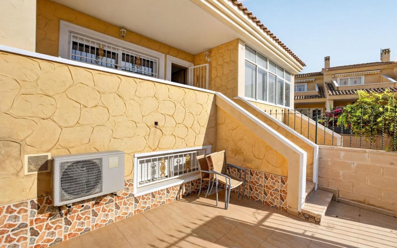 3 sypialnia Dom na sprzedaż w Punta Prima z basenem - 339 000 € (Ref: 10024833)