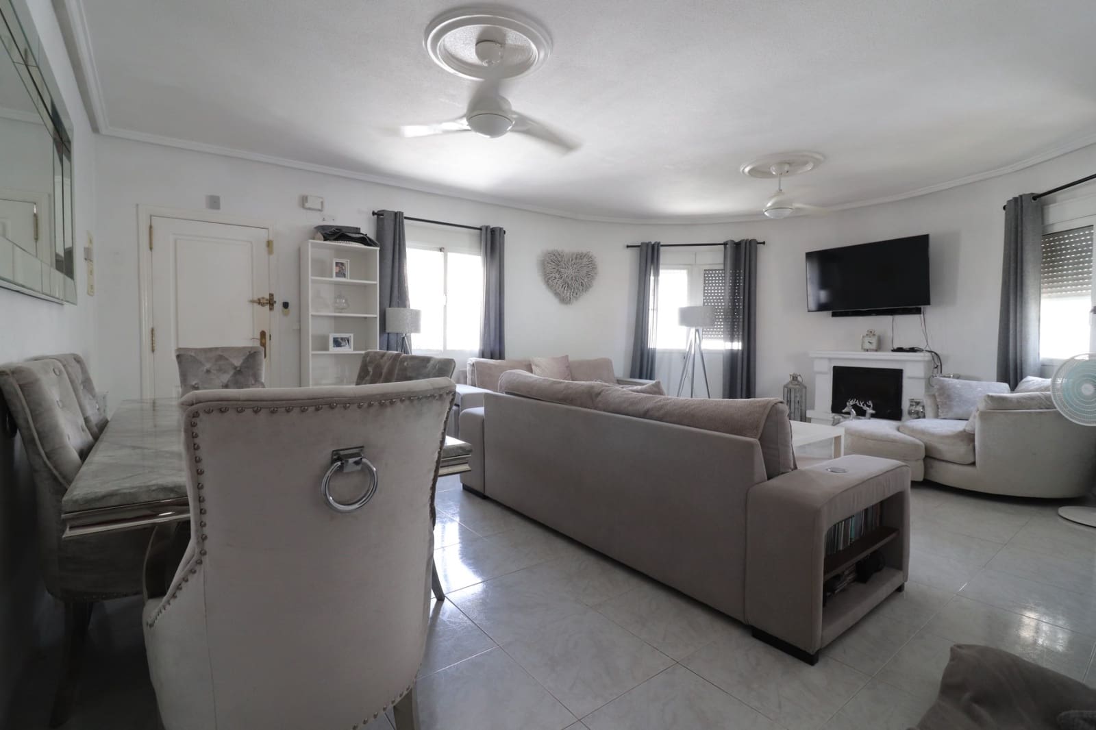 Chalet de 4 habitaciones en Benimar en venta con piscina - 390.000 € (Ref: 10026003)