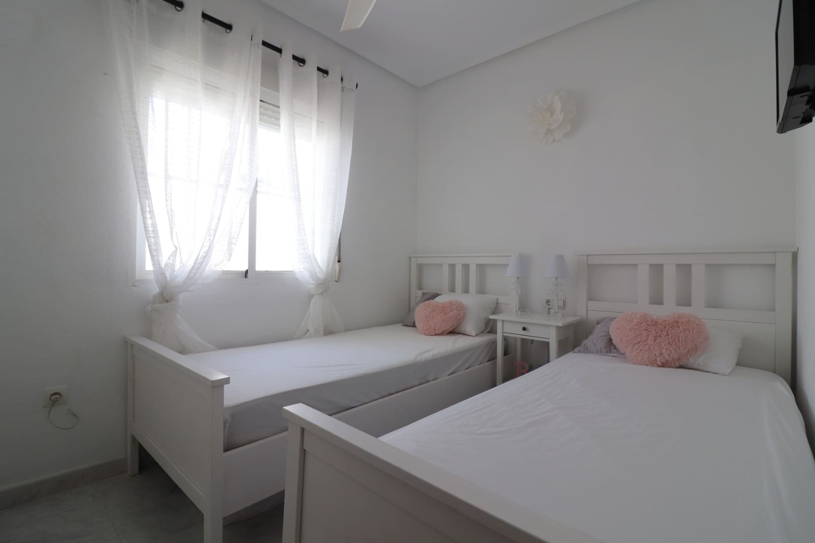 Chalet de 4 habitaciones en Benimar en venta con piscina - 390.000 € (Ref: 10026003)