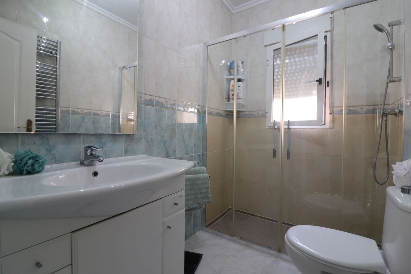 Chalet de 4 habitaciones en Benimar en venta con piscina - 390.000 € (Ref: 10026003)
