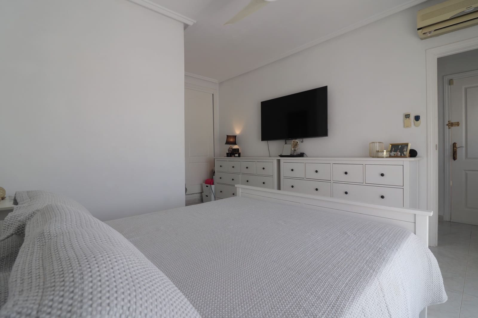 Chalet de 4 habitaciones en Benimar en venta con piscina - 390.000 € (Ref: 10026003)