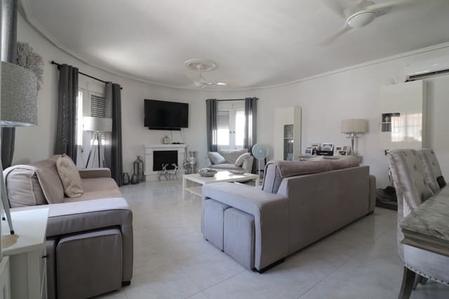 Chalet de 4 habitaciones en Benimar, Benijófar en venta con piscina - 390.000 € (Ref: 10026003)