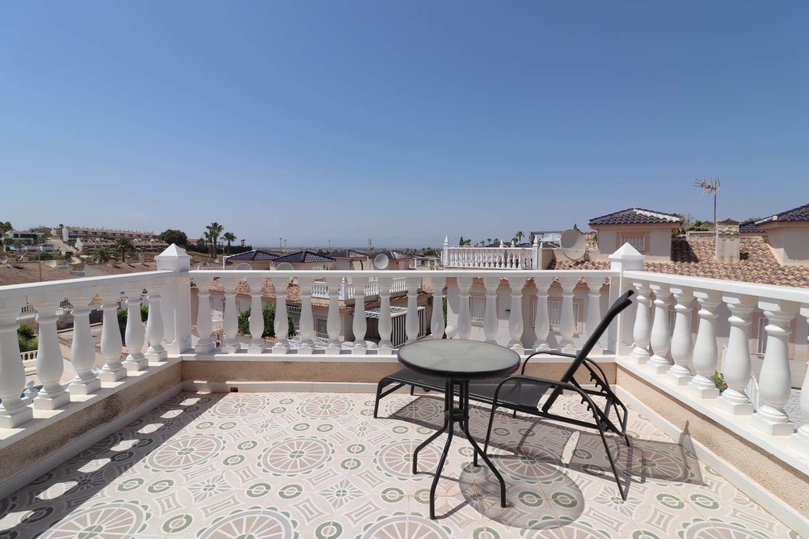 Chalet de 4 habitaciones en Benimar en venta con piscina - 390.000 € (Ref: 10026003)