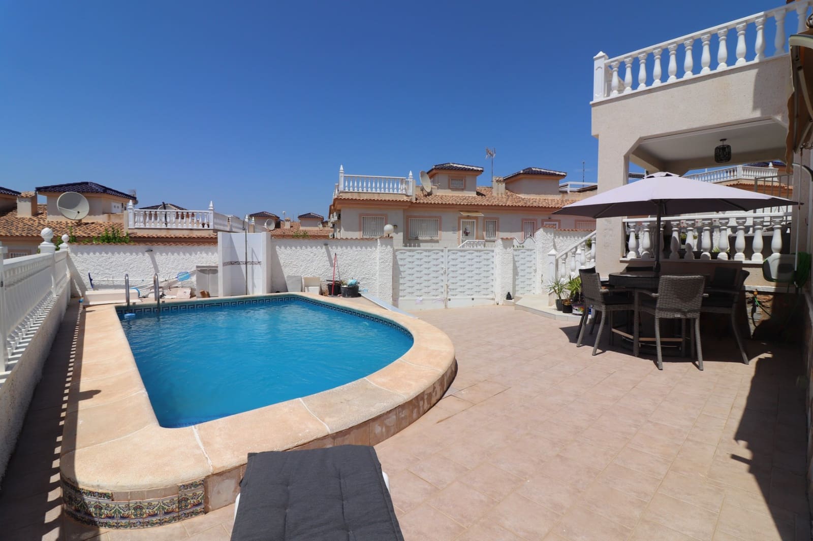 Chalet de 4 habitaciones en Benimar en venta con piscina - 390.000 € (Ref: 10026003)
