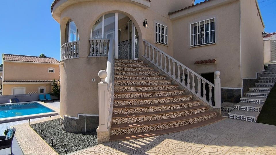 4 sovrum Villa till salu i Ciudad Quesada med pool garage - 430 000 € (Ref: 10026508)