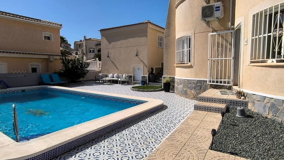 4 sovrum Villa till salu i Ciudad Quesada med pool garage - 430 000 € (Ref: 10026508)