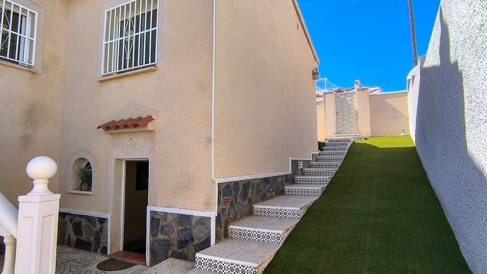 4 sovrum Villa till salu i Ciudad Quesada med pool garage - 430 000 € (Ref: 10026508)