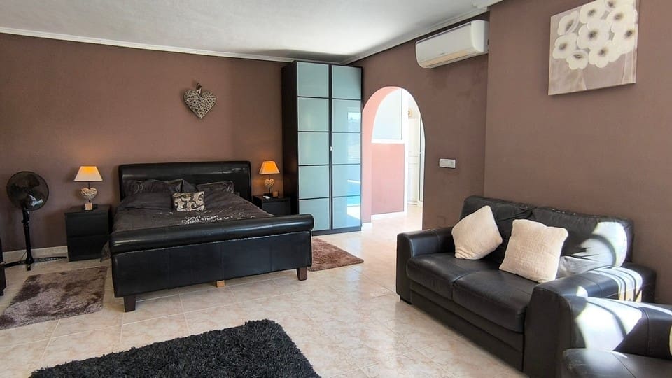 4 sovrum Villa till salu i Ciudad Quesada med pool garage - 430 000 € (Ref: 10026508)