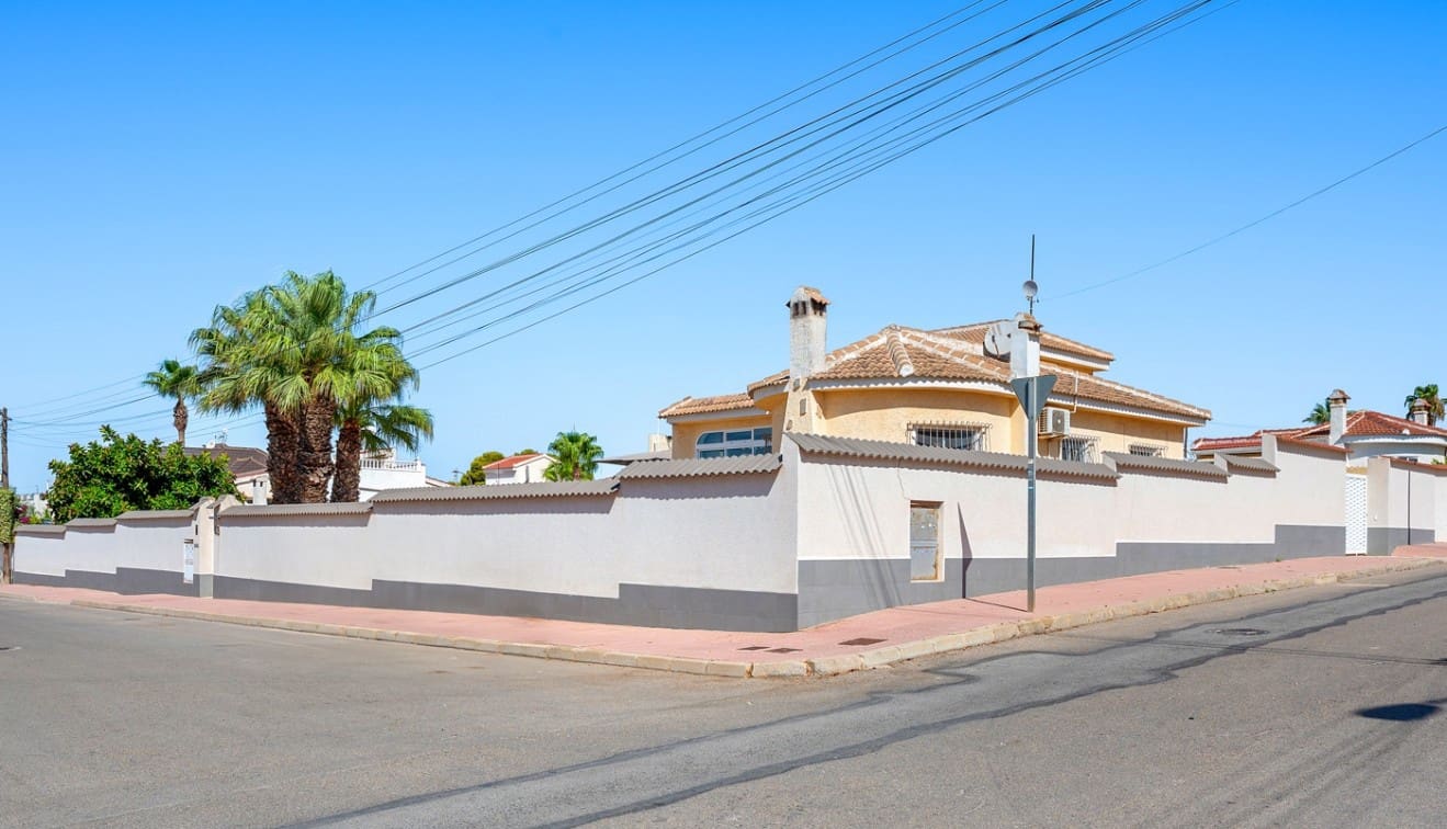 3 Zimmer Villa zu verkaufen in Ciudad Quesada mit Pool - 575.000 € (Ref: 10032410)
