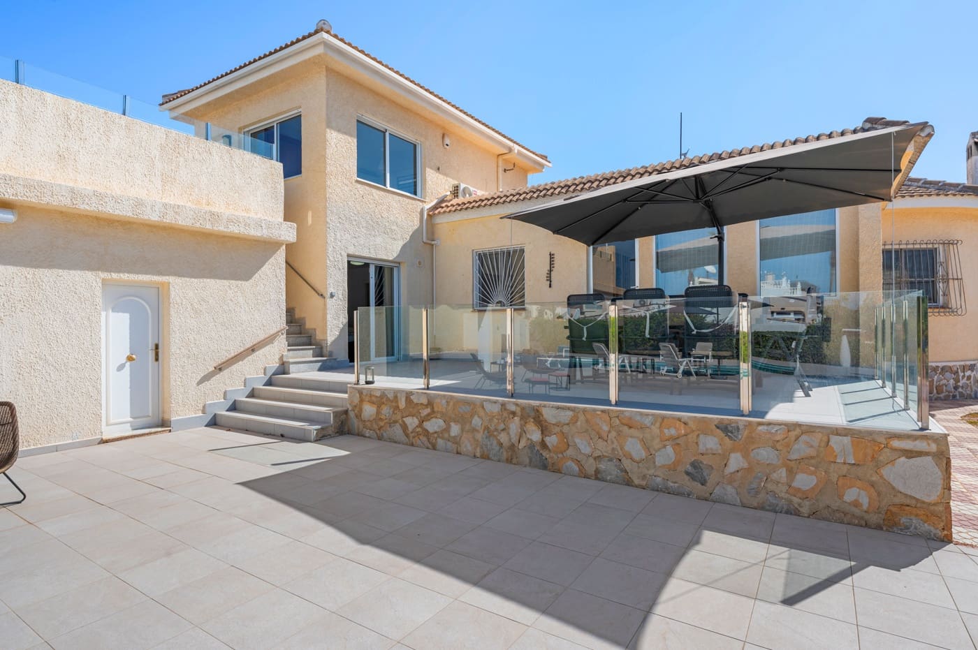3 Zimmer Villa zu verkaufen in Ciudad Quesada mit Pool - 575.000 € (Ref: 10032410)