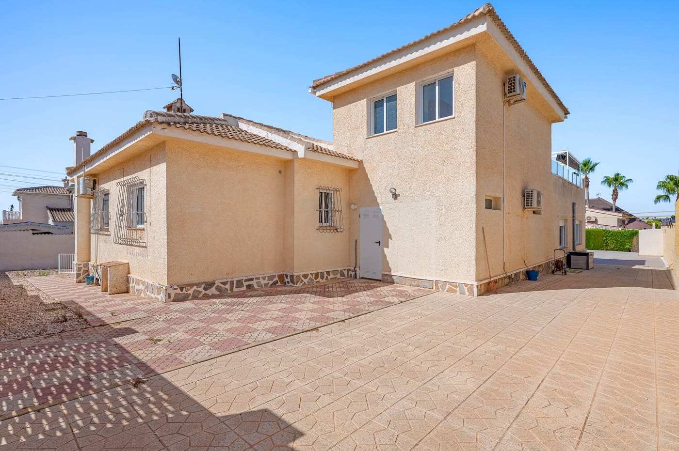 3 Zimmer Villa zu verkaufen in Ciudad Quesada mit Pool - 575.000 € (Ref: 10032410)
