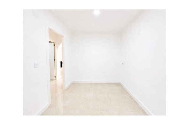 2 bedroom Bungalow for sale in Torrevieja - € 139,995 (Ref: 10034241)