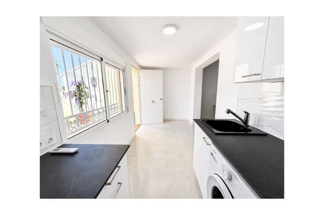 2 bedroom Bungalow for sale in Torrevieja - € 139,995 (Ref: 10034241)