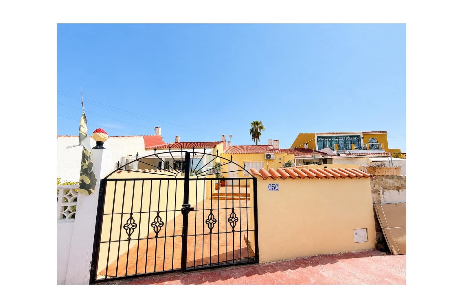 2 bedroom Bungalow for sale in Torrevieja - € 139,995 (Ref: 10034241)
