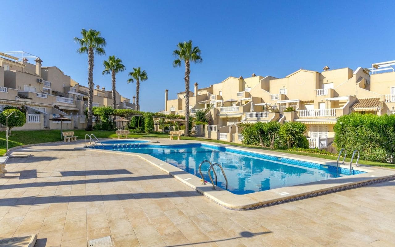 2 Zimmer Apartment zu verkaufen in Orihuela Costa mit Pool - 199.000 € (Ref: 10041537)