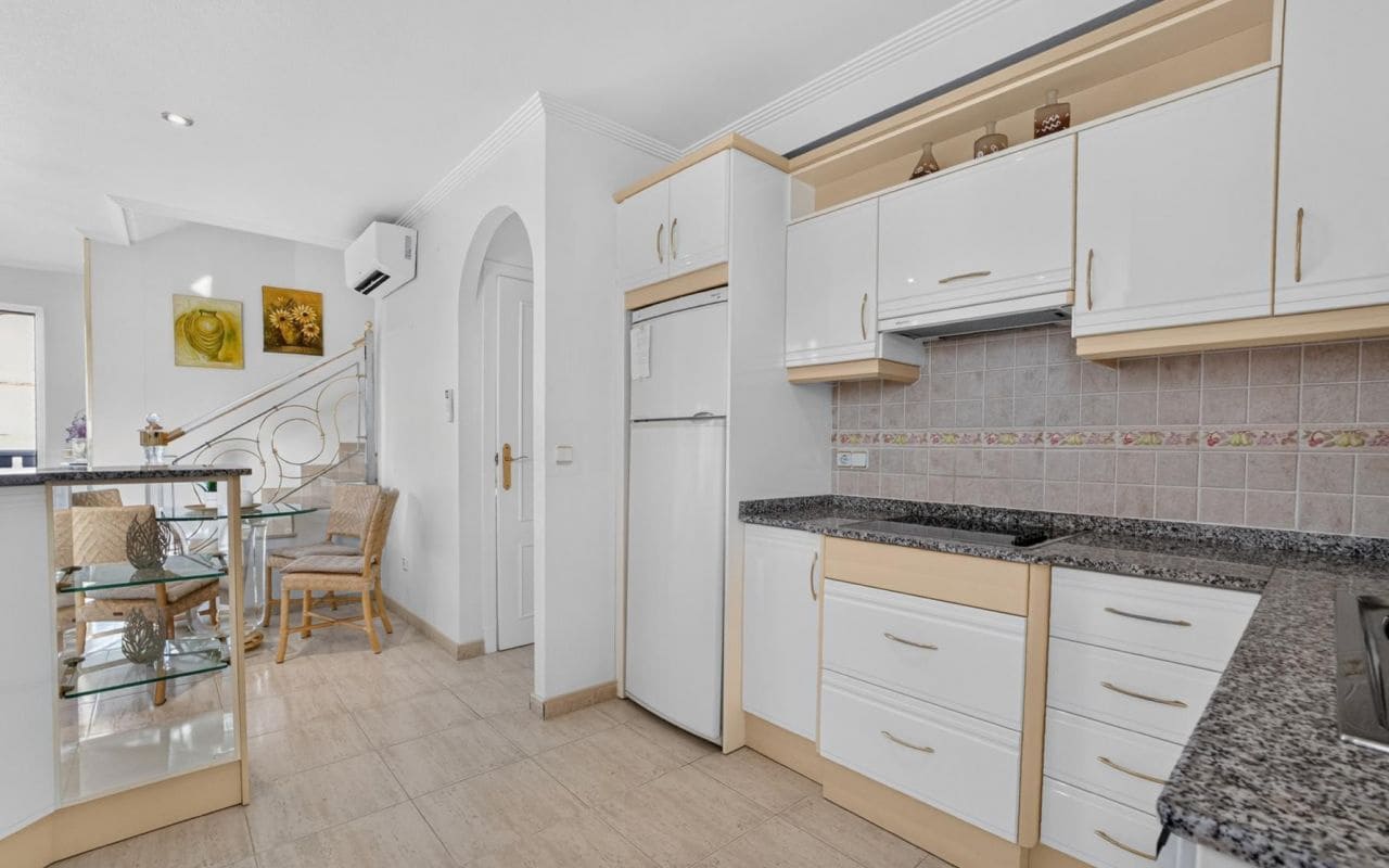 2 Zimmer Apartment zu verkaufen in Orihuela Costa mit Pool - 199.000 € (Ref: 10041537)