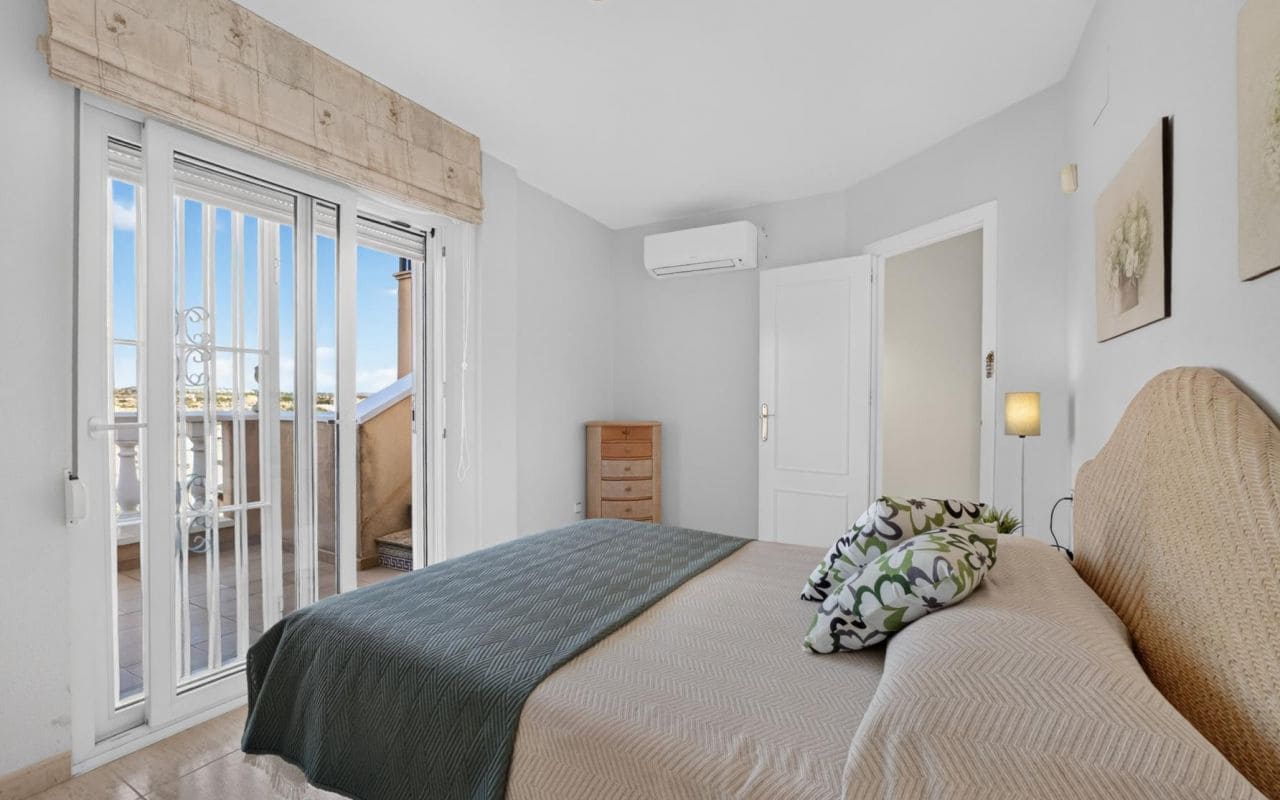 2 Zimmer Apartment zu verkaufen in Orihuela Costa mit Pool - 199.000 € (Ref: 10041537)