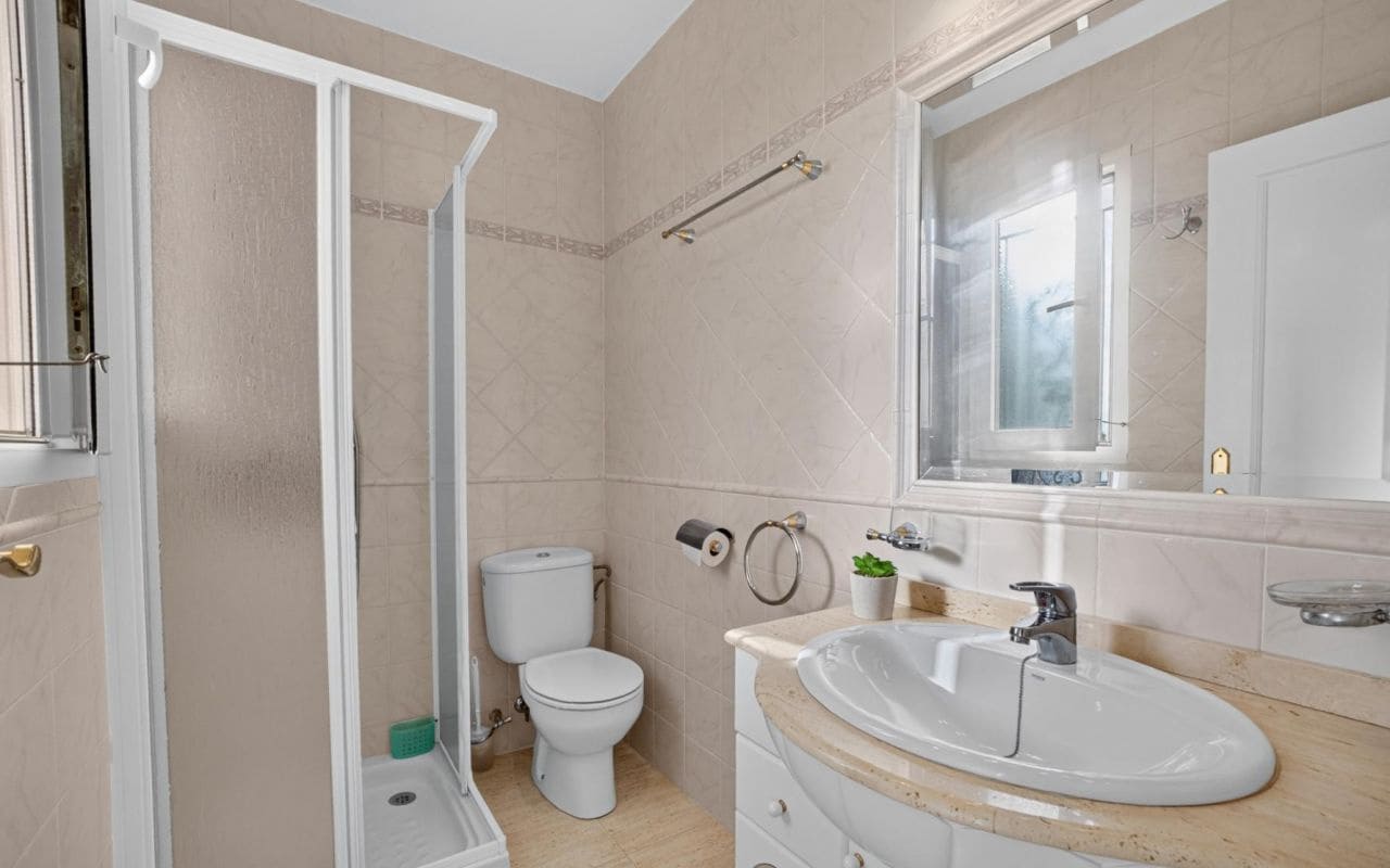 2 Zimmer Apartment zu verkaufen in Orihuela Costa mit Pool - 199.000 € (Ref: 10041537)