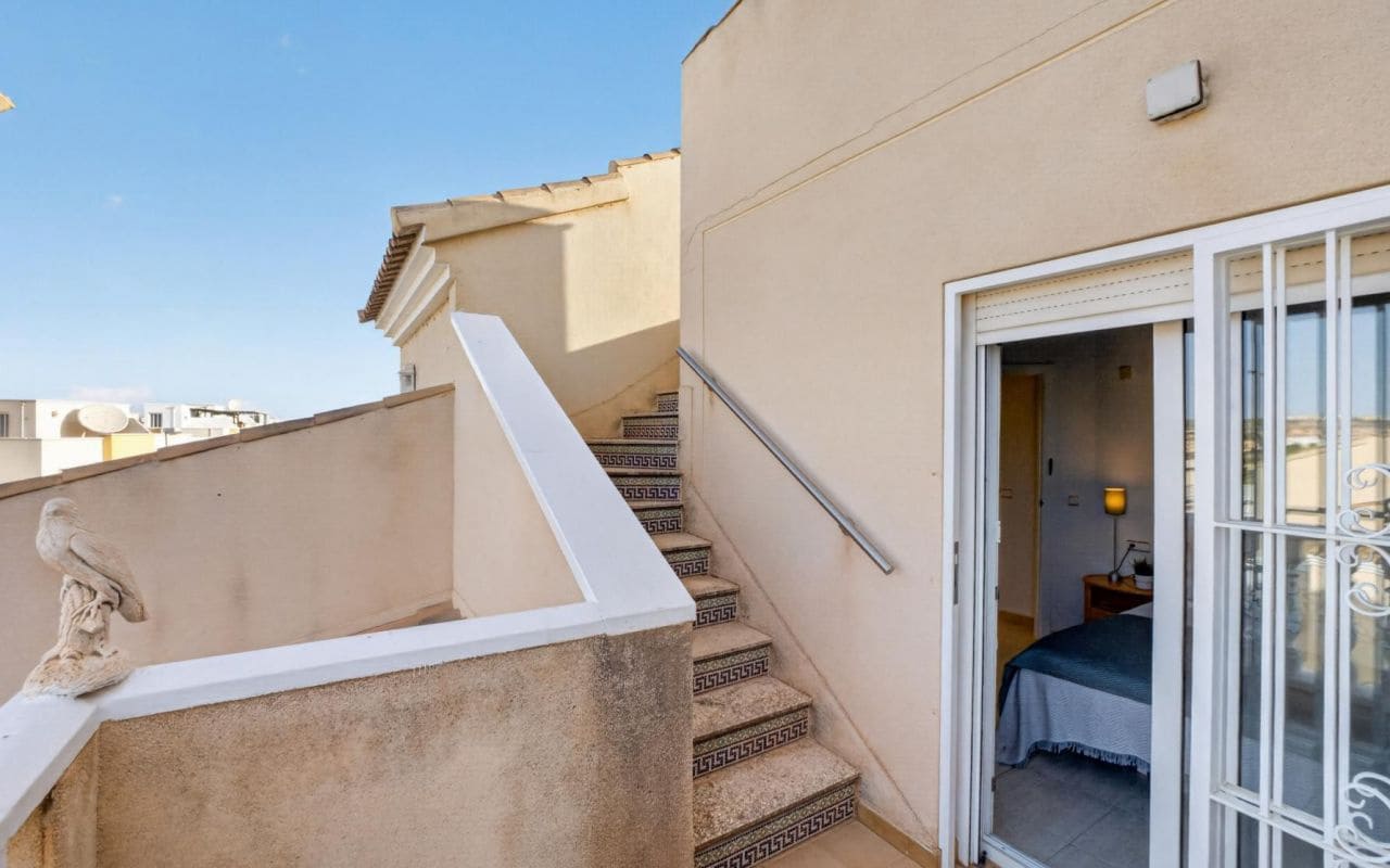 2 Zimmer Apartment zu verkaufen in Orihuela Costa mit Pool - 199.000 € (Ref: 10041537)
