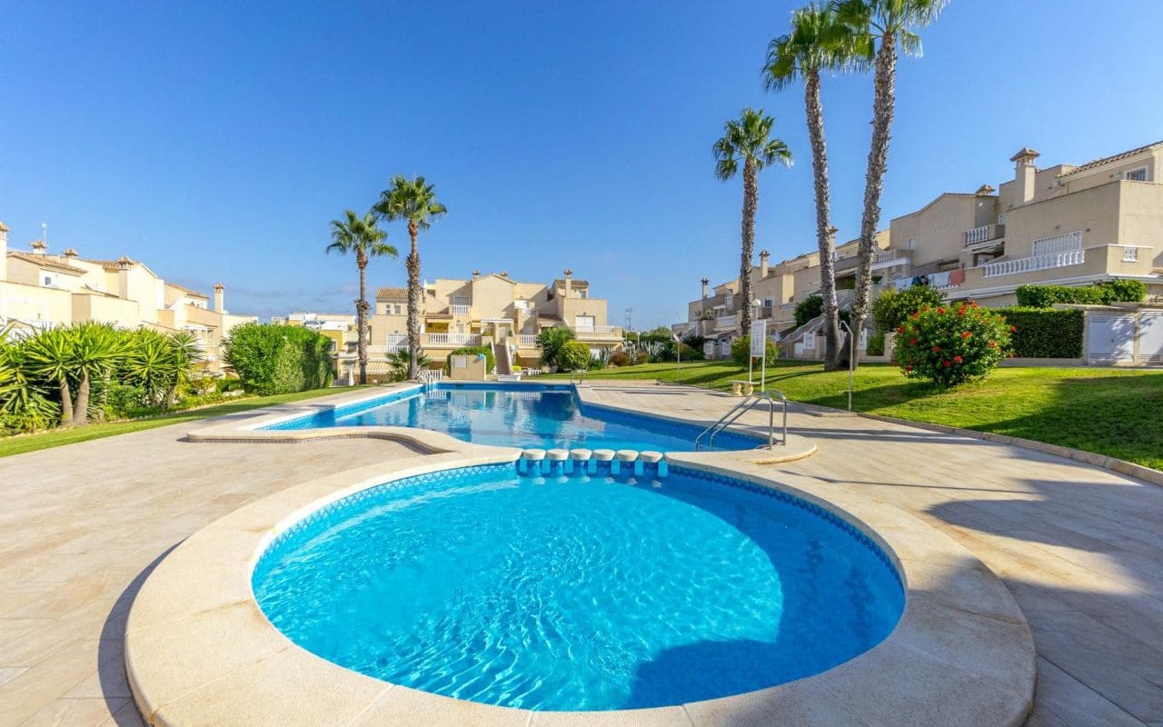 2 Zimmer Apartment zu verkaufen in Orihuela Costa mit Pool - 199.000 € (Ref: 10041537)