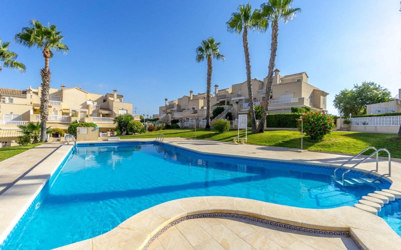 2 Zimmer Apartment zu verkaufen in Orihuela Costa mit Pool - 199.000 € (Ref: 10041537)