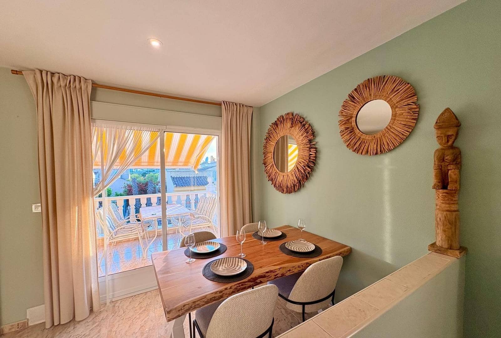 4 bedroom Semi-detached Villa for sale in Benimar with pool - € 279,000 (Ref: 10048067)