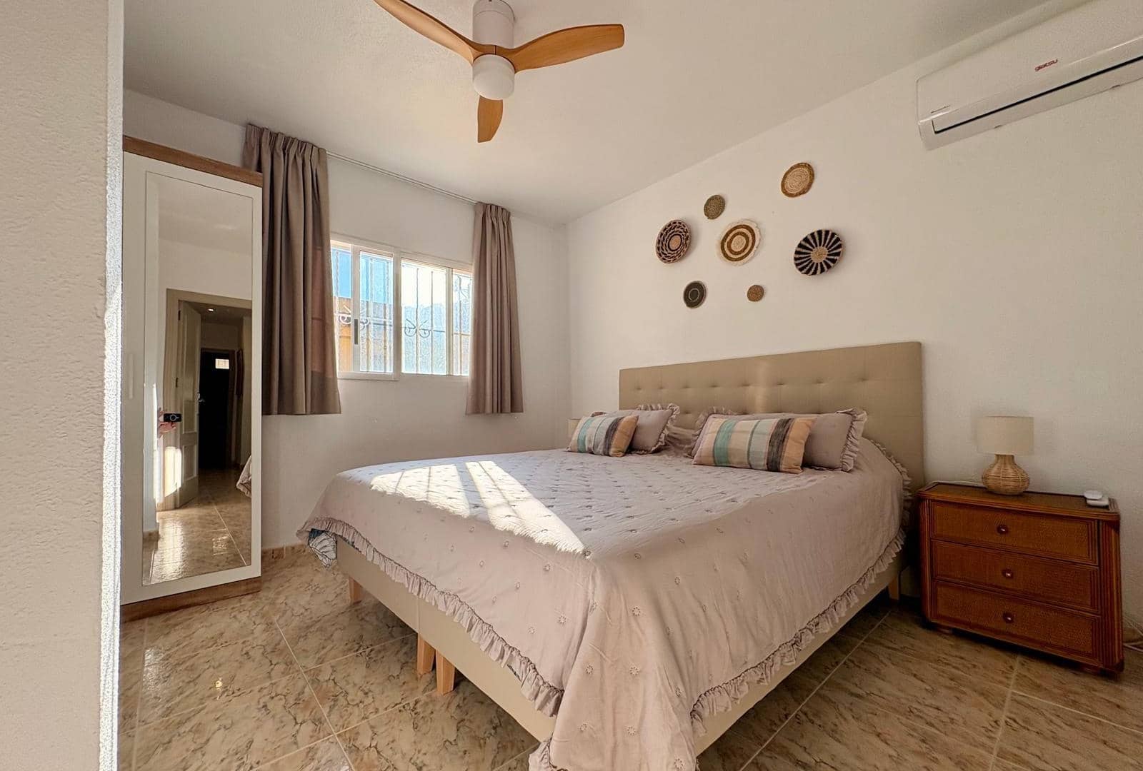4 bedroom Semi-detached Villa for sale in Benimar with pool - € 279,000 (Ref: 10048067)