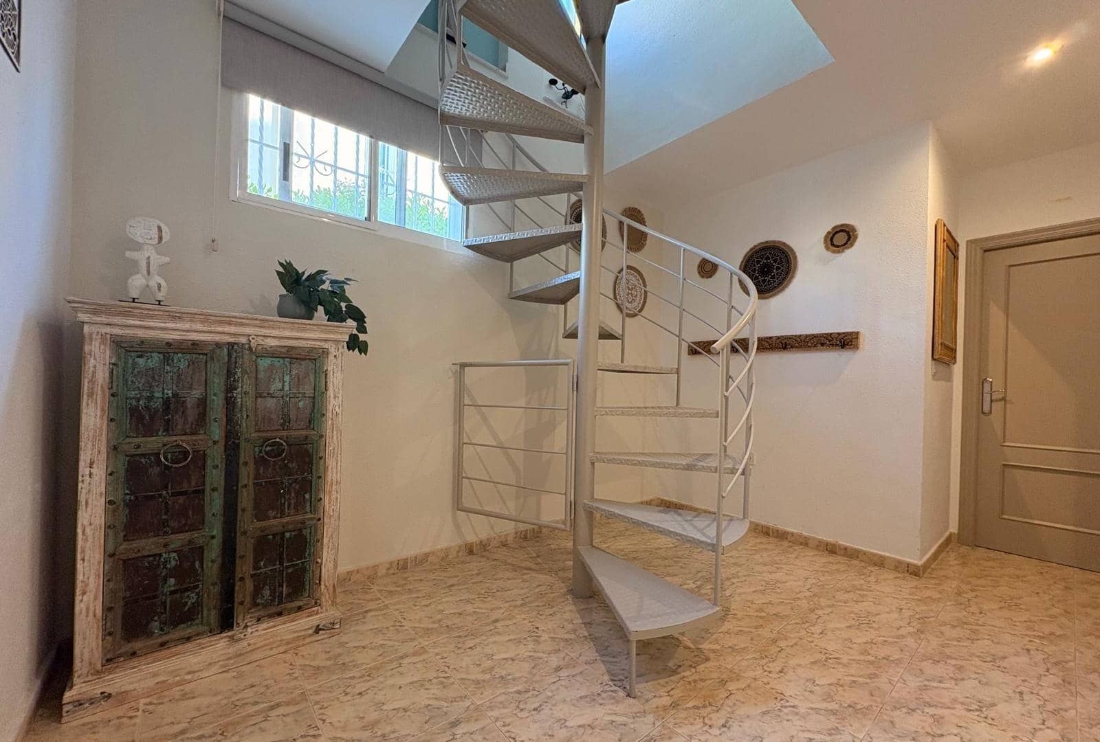 4 bedroom Semi-detached Villa for sale in Benimar with pool - € 279,000 (Ref: 10048067)