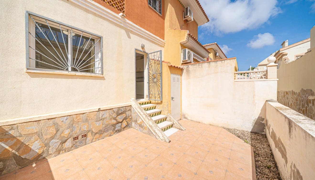 3 quarto Casa em Banda para venda em Ciudad Quesada com piscina - 229 000 € (Ref: 10048237)