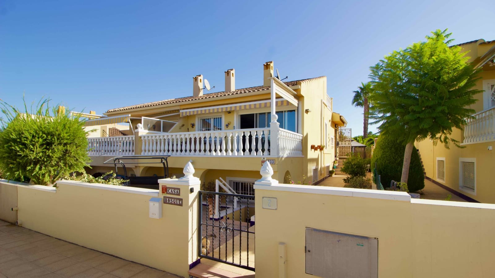 3 Zimmer Villa zu verkaufen in Benimar mit Pool - 295.000 € (Ref: 10055742)