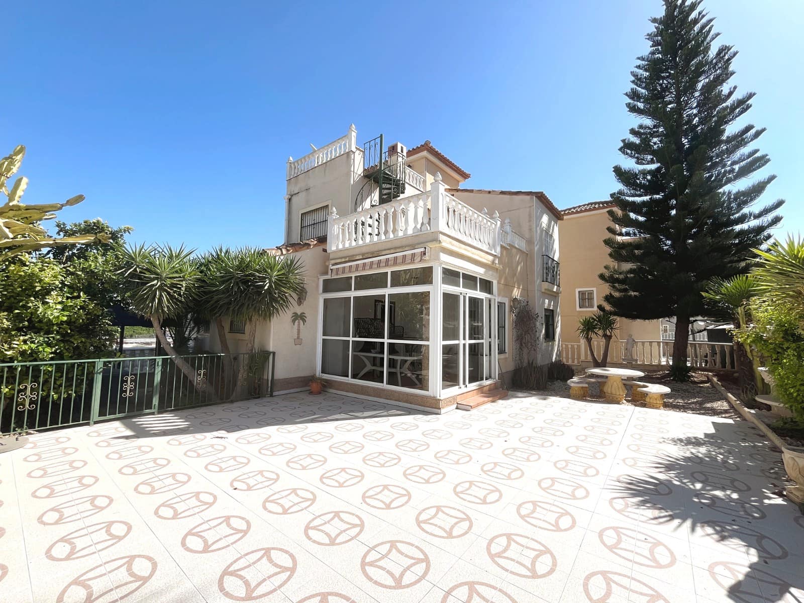 3 bedroom Villa for sale in Algorfa with pool - € 255,000 (Ref: 10060657)