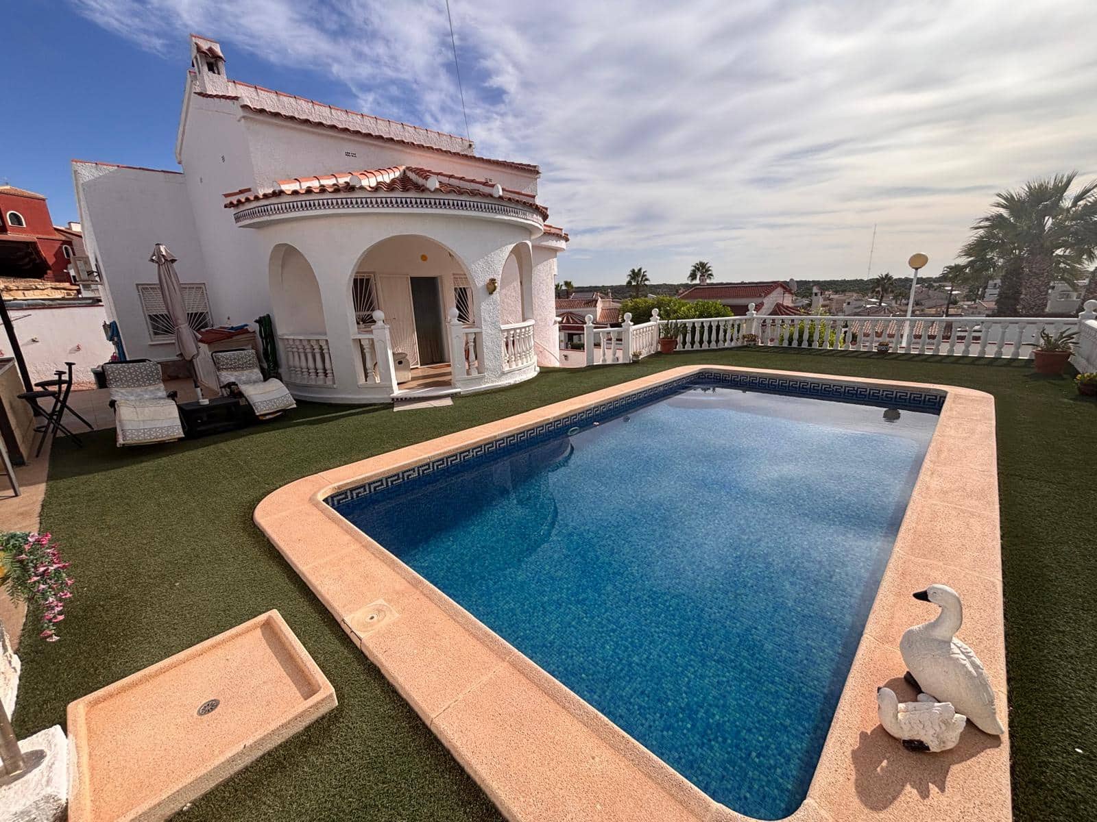2 Zimmer Villa zu verkaufen in Ciudad Quesada mit Pool - 310.000 € (Ref: 10062364)