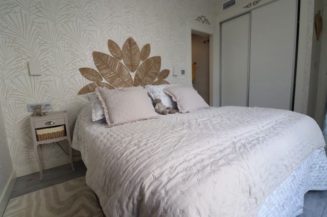 3 sovrum Semi-fristående Villa till salu i Daya Vieja med pool - 375 000 € (Ref: 10062779)