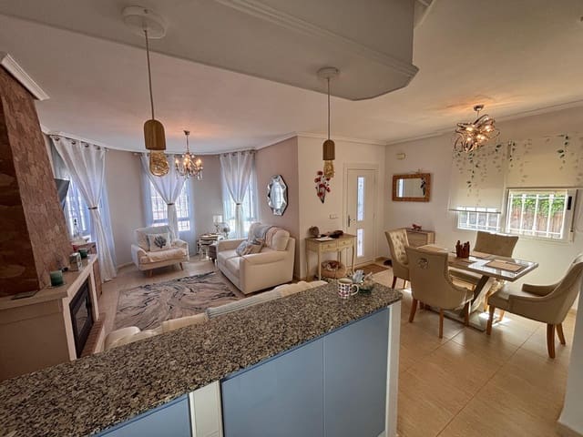 3 bedroom Villa for sale in El Raso, Guardamar del Segura with pool - € 329,995 (Ref: 10082019)