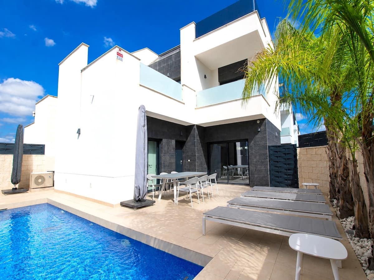 3 camera da letto Villa in vendita in Benijofar con piscina garage - 389.000 € (Rif: 10095041)