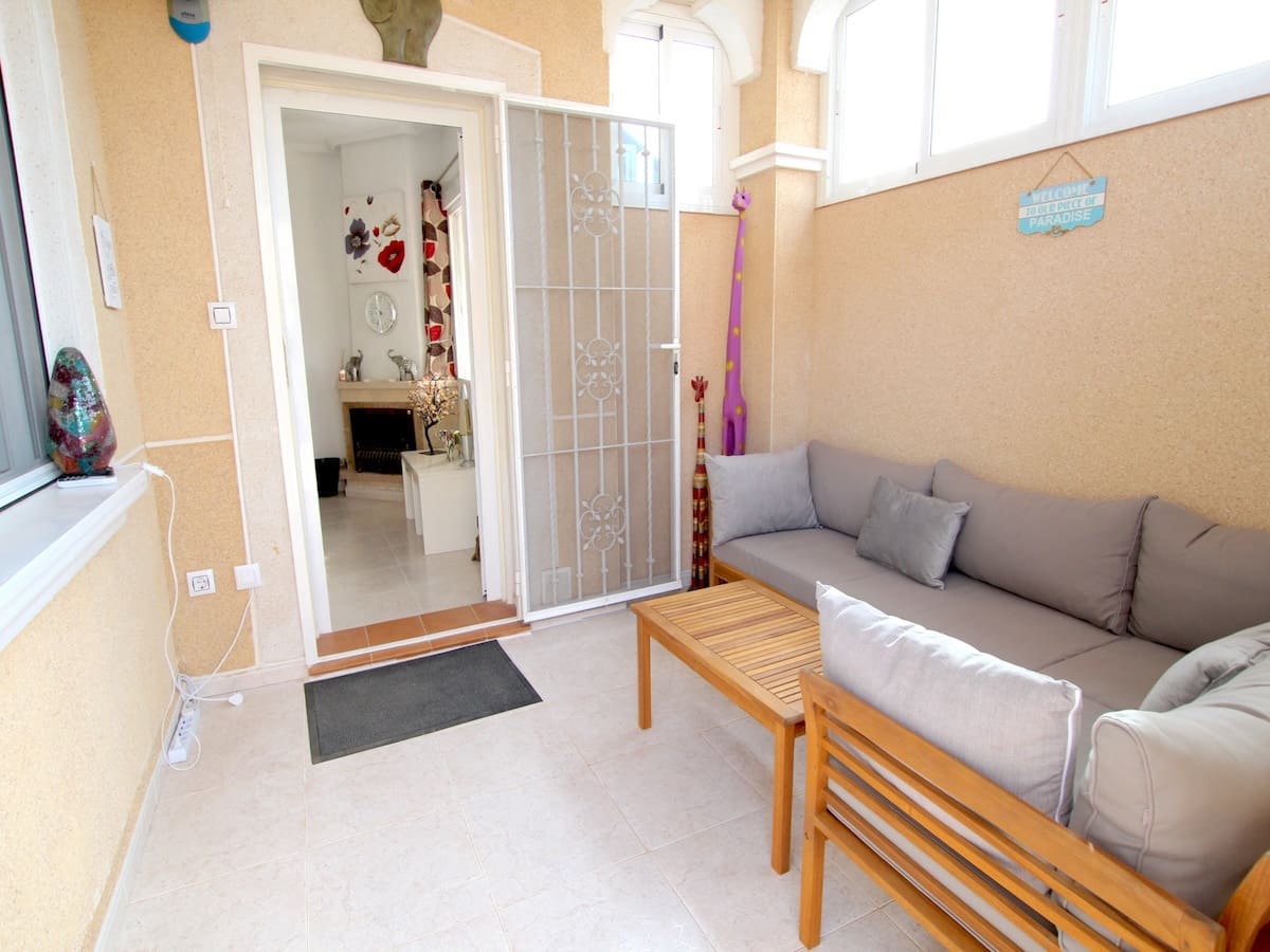 5 soveværelse Villa til salg i Villamartin med swimmingpool garage - € 269.000 (Ref: 10095529)