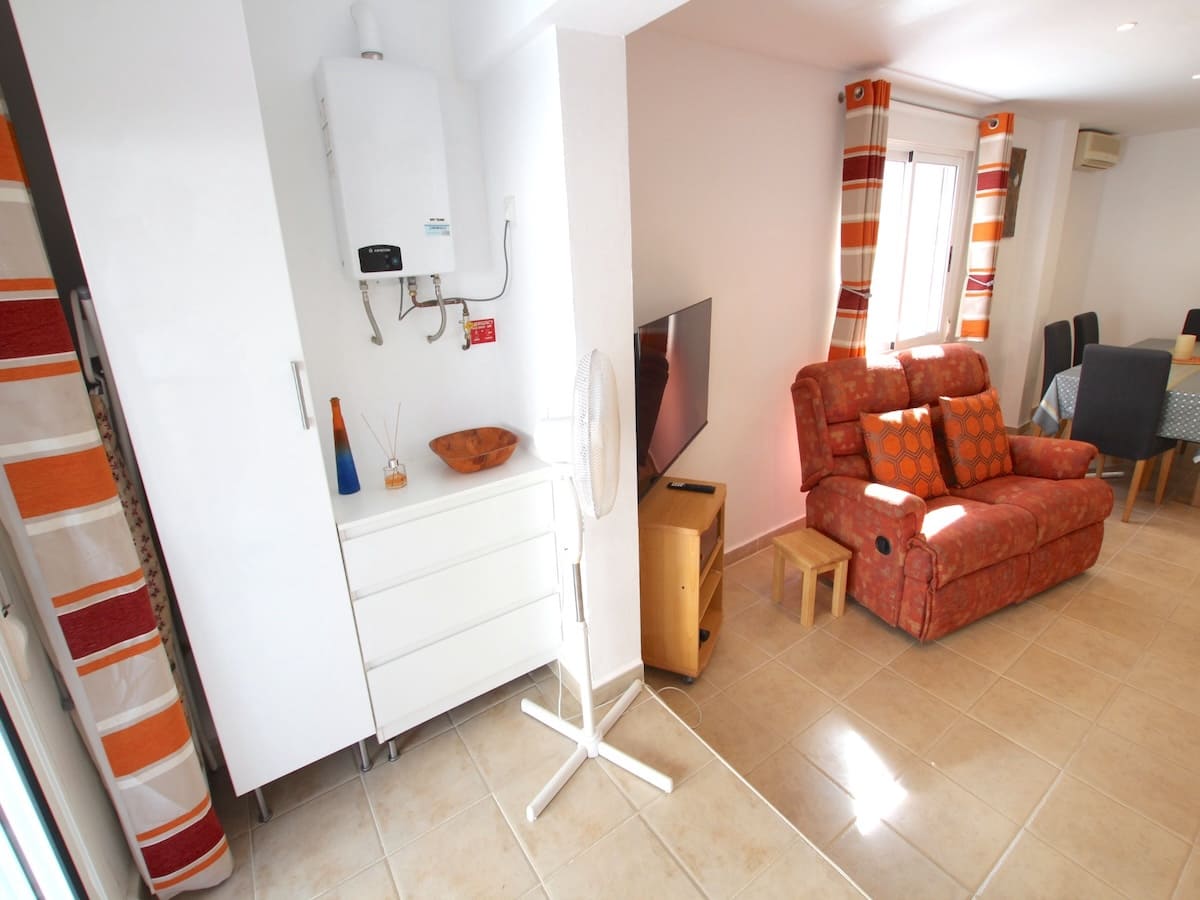 5 soveværelse Villa til salg i Villamartin med swimmingpool garage - € 269.000 (Ref: 10095529)