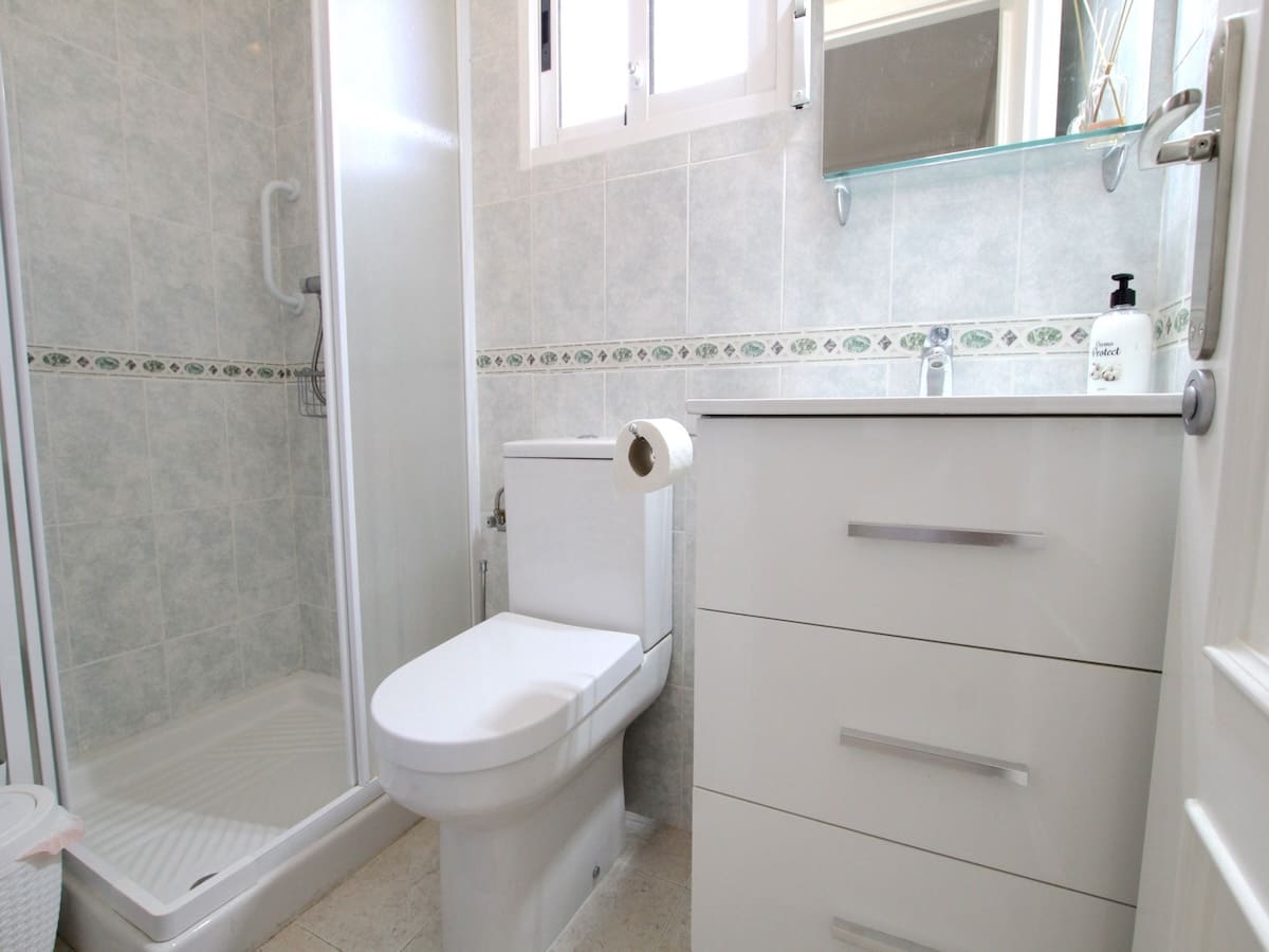 5 soveværelse Villa til salg i Villamartin med swimmingpool garage - € 269.000 (Ref: 10095529)