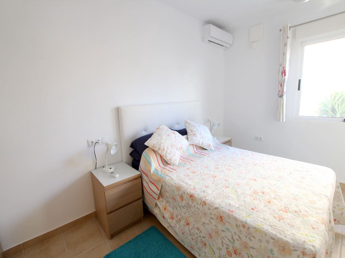 5 soveværelse Villa til salg i Villamartin med swimmingpool garage - € 269.000 (Ref: 10095529)