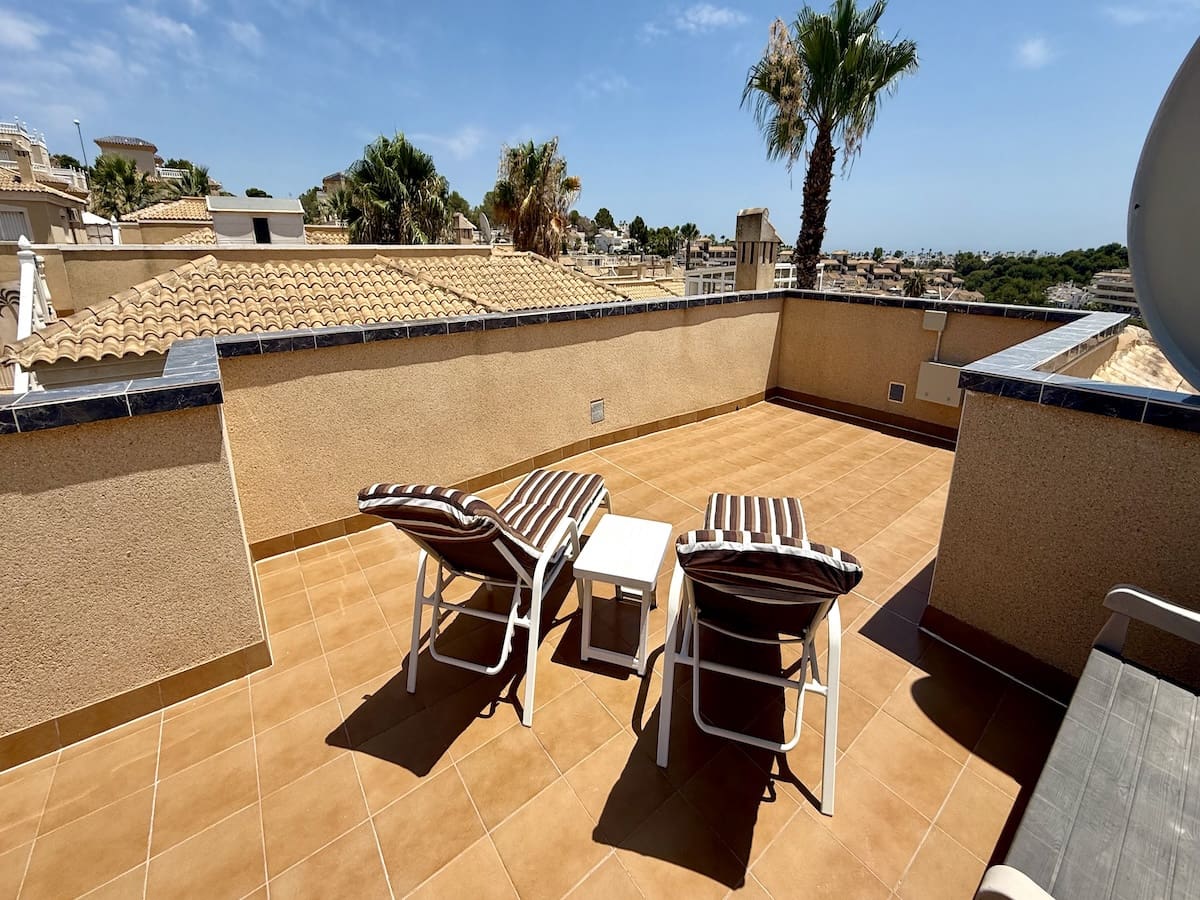 5 soveværelse Villa til salg i Villamartin med swimmingpool garage - € 269.000 (Ref: 10095529)