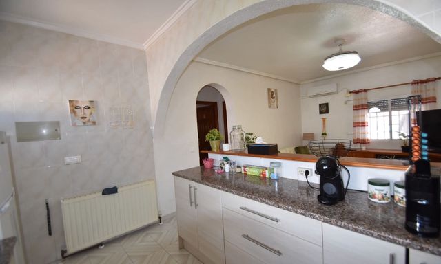3 makuuhuone Huvila myytävänä paikassa Ciudad Quesada, Rojales mukana uima-altaan 
autotalli - 365 000 € (Ref: 10098984)