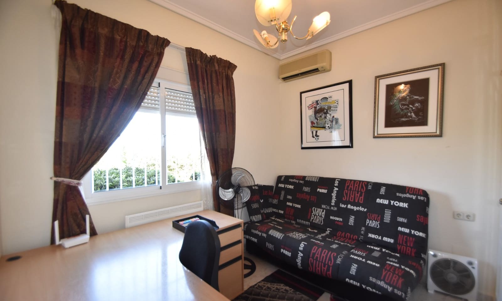 Chalet de 4 habitaciones en Ciudad Quesada en venta con piscina garaje - 575.000 € (Ref: 10100745)